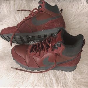 Nike Snow / Hiking Boots